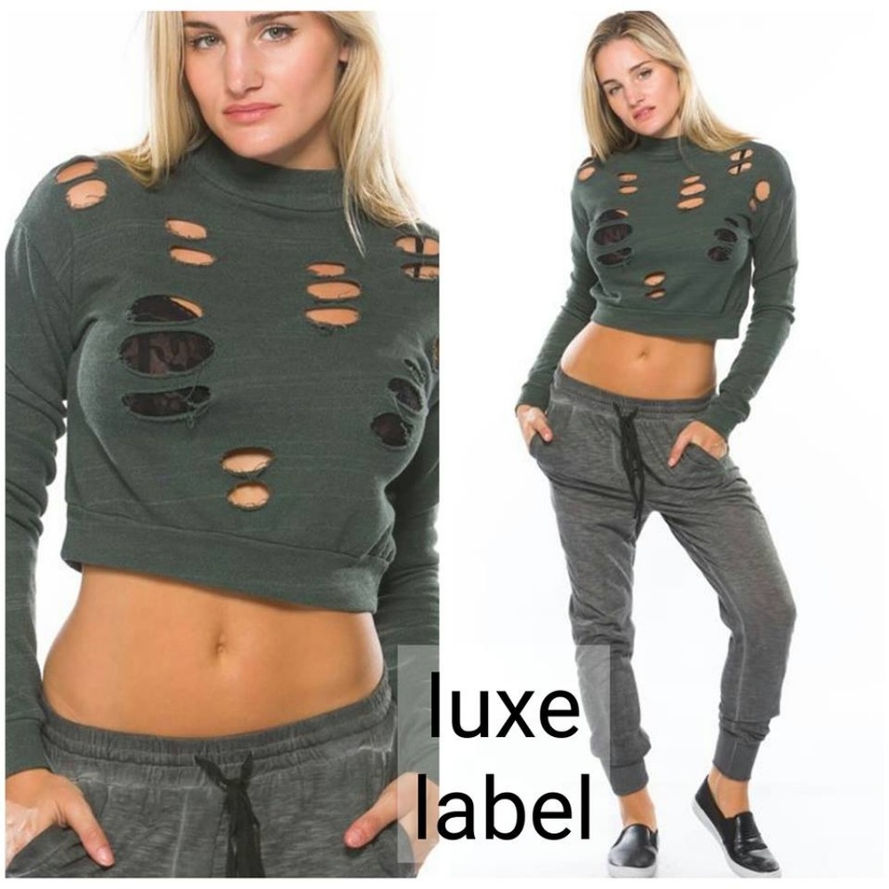 CROPPED DISTRESSED SWEATER TOP